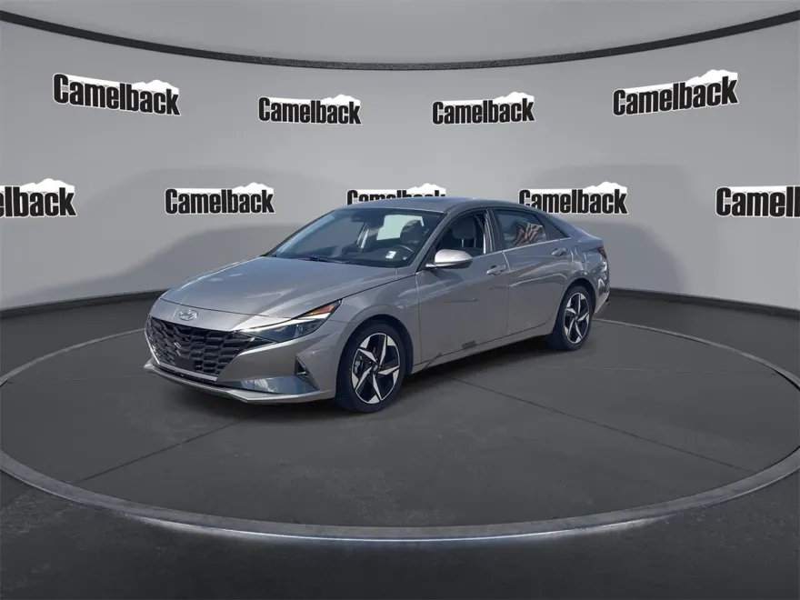 2022 Hyundai Elantra Limited photo 2