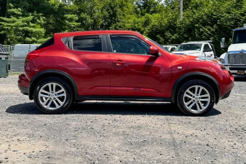2012 Nissan Juke SL photo 1