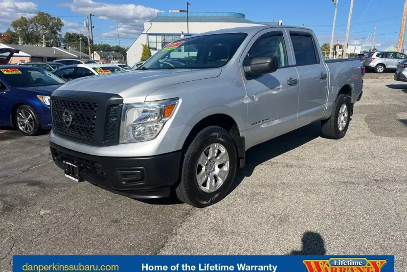 2018 Nissan Titan S photo 1