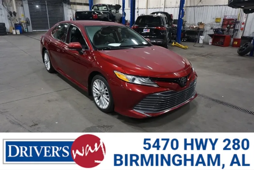 2020 Toyota Camry XLE photo 1