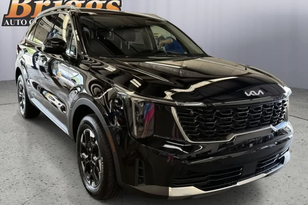 2025 Kia Sorento S photo 1