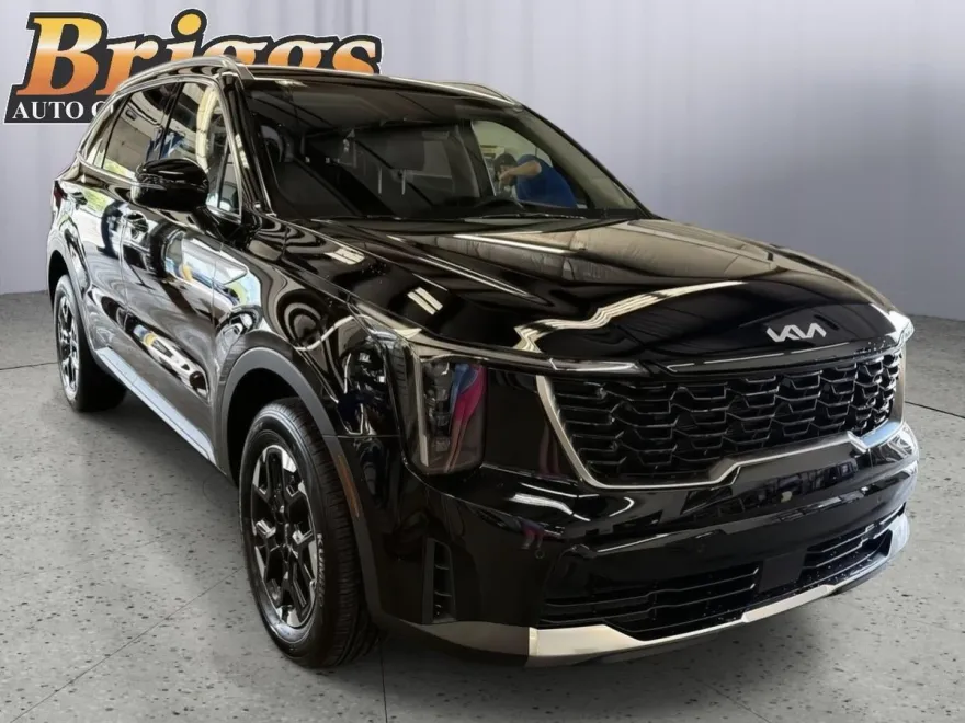 2025 Kia Sorento S photo 1