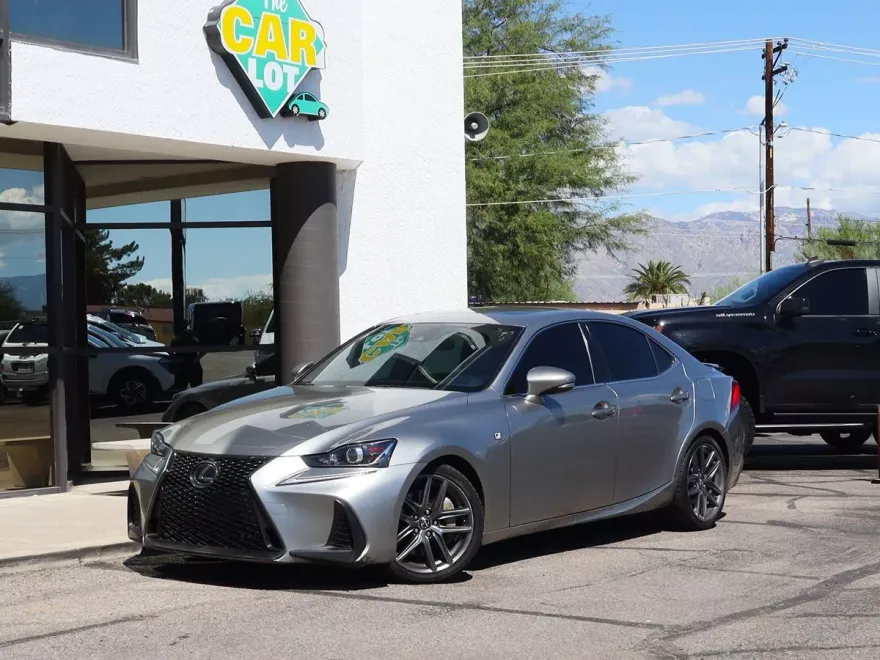 2018 Lexus IS 300 photo 1