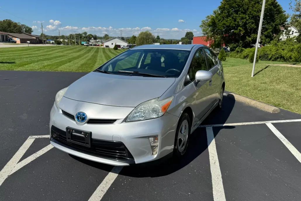 2014 Toyota Prius Two photo 1