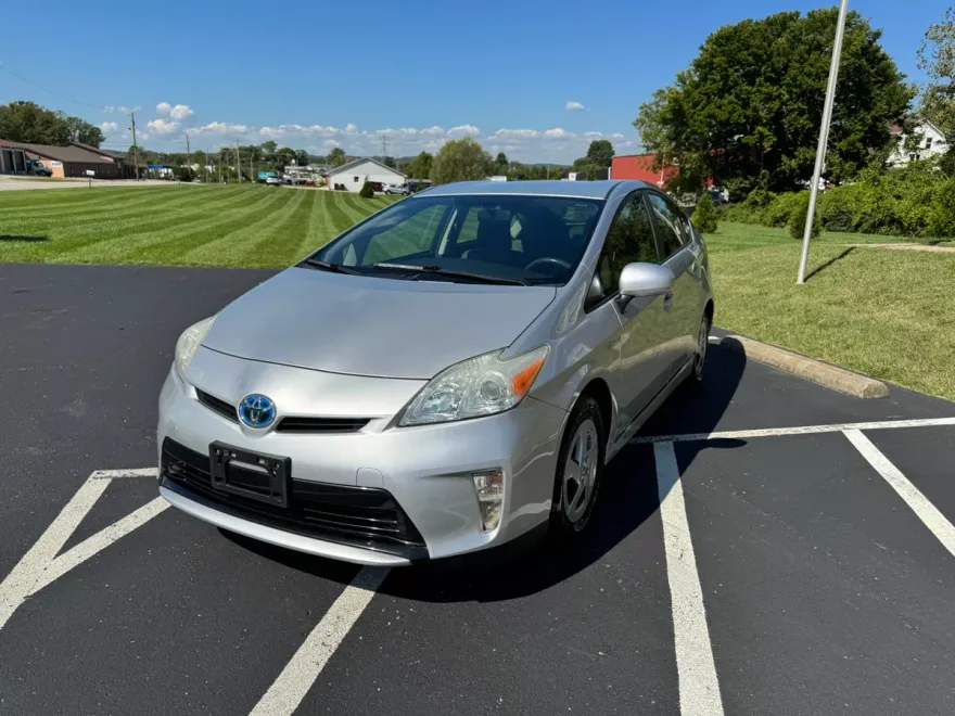 2014 Toyota Prius Two photo 1