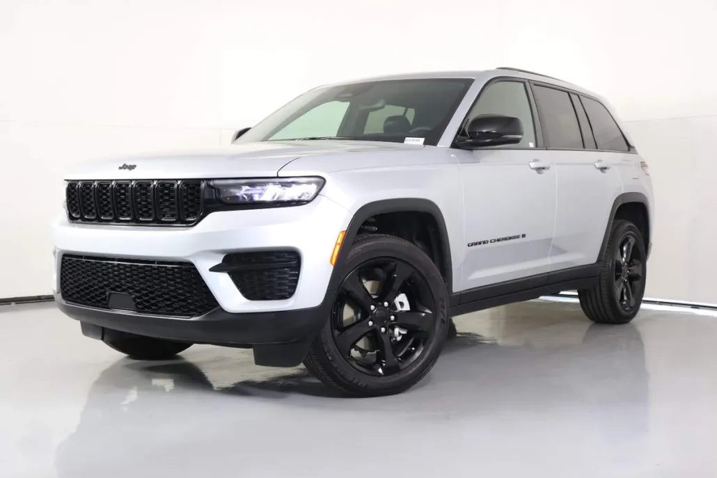 2024 Jeep Grand Cherokee Altitude photo 1