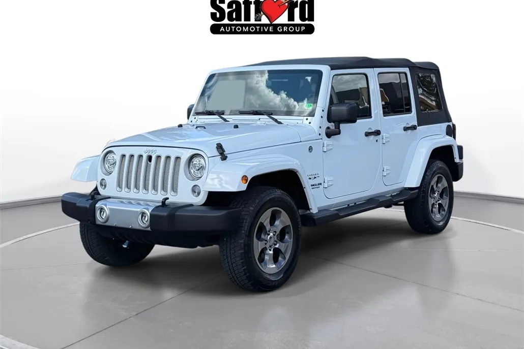 2017 Jeep Wrangler Unlimited Sahara photo 1