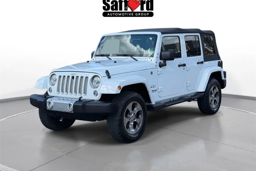 2017 Jeep Wrangler Unlimited Sahara photo 1