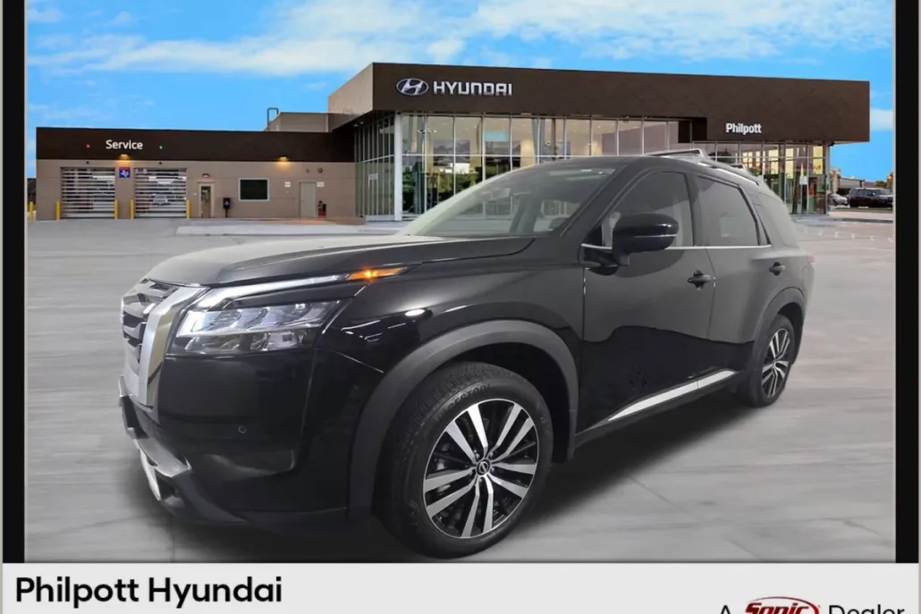 2024 Nissan Pathfinder Platinum photo 1