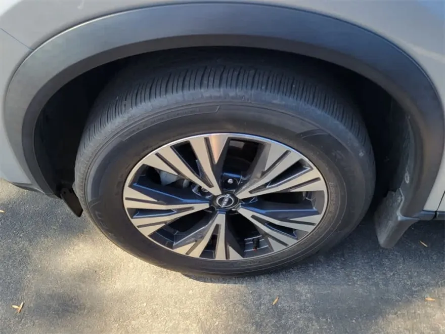2023 Nissan Rogue SV photo 1
