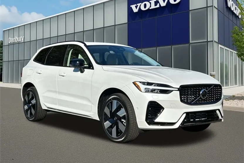 2025 Volvo XC60 Hybrid T8 Plus photo 1