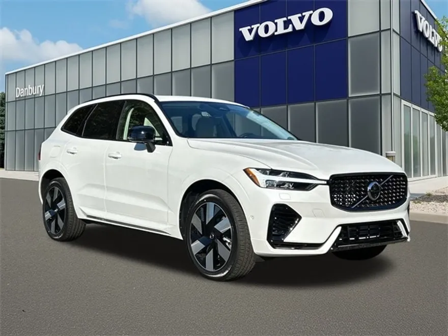 2025 Volvo XC60 Hybrid T8 Plus photo 1
