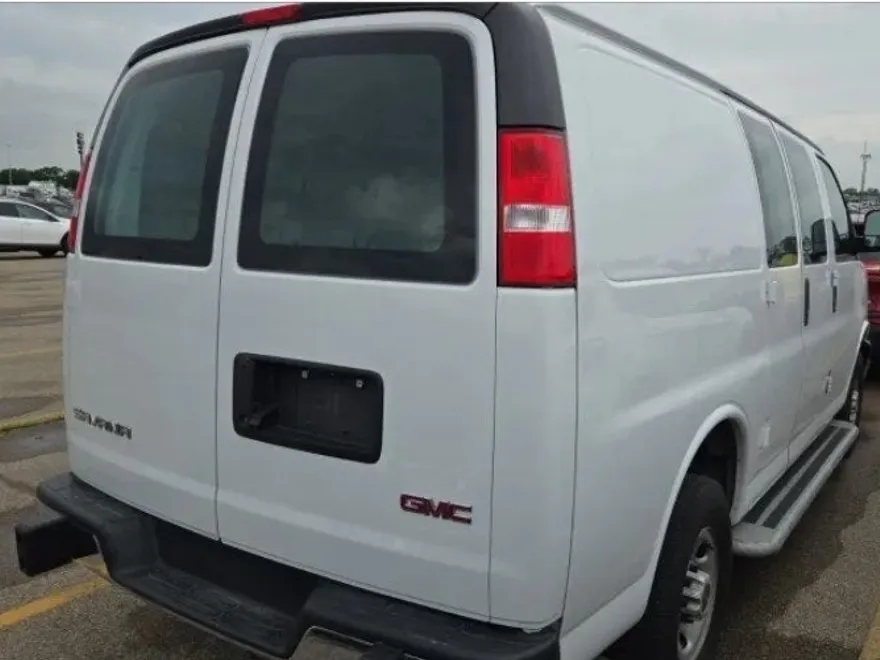 2023 Gmc Savana 2500 Cargo photo 1