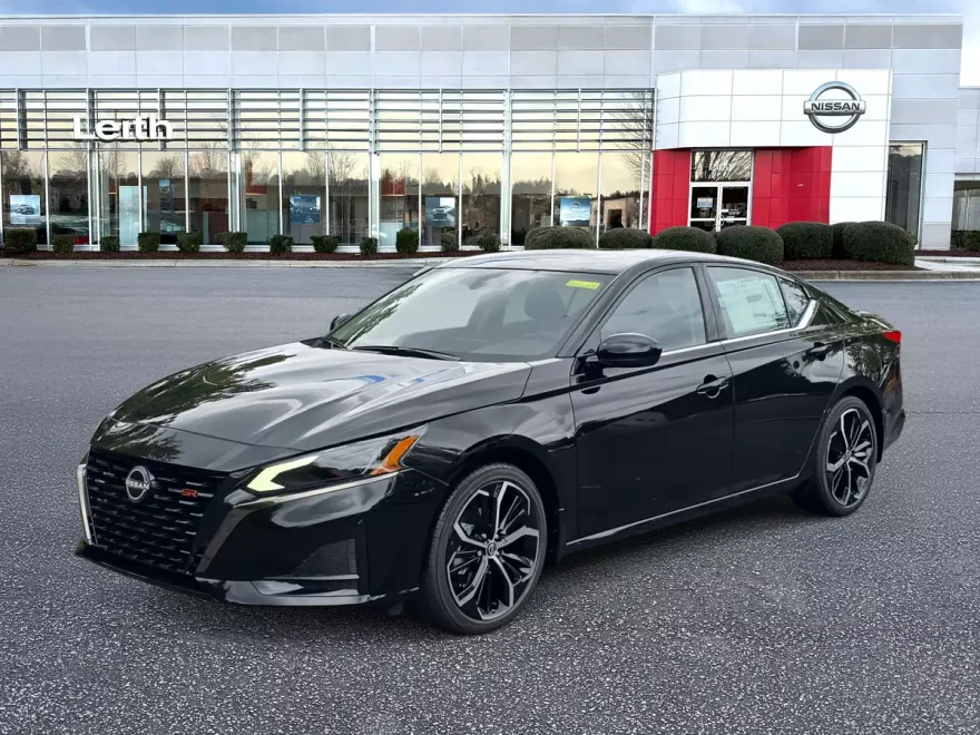 2025 Nissan Altima SR photo 1