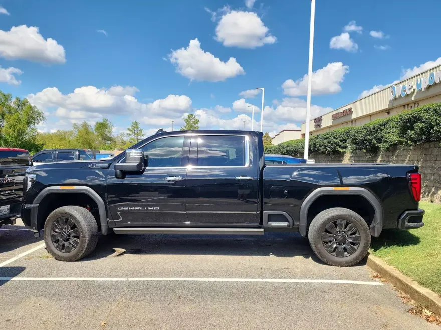 2024 Gmc Sierra HD Denali Ultimate photo 1