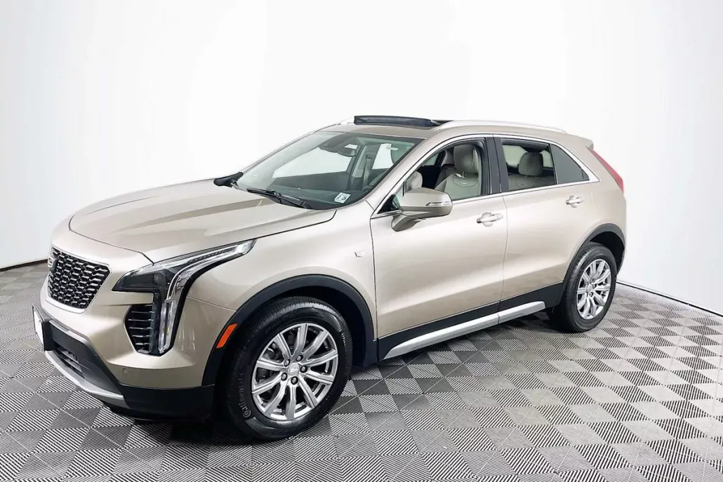 2023 Cadillac XT4 Premium Luxury photo 1