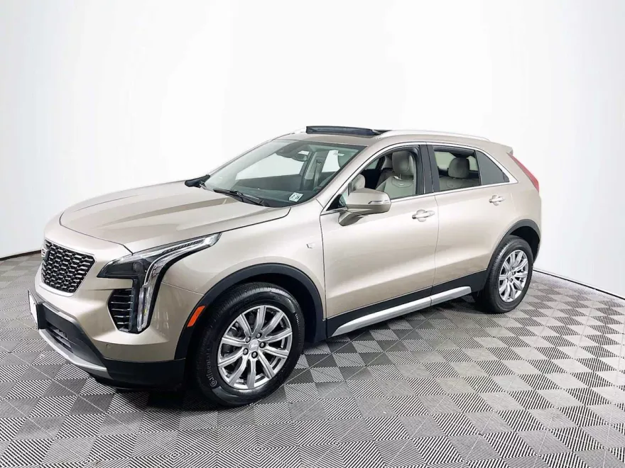 2023 Cadillac XT4 Premium Luxury photo 1
