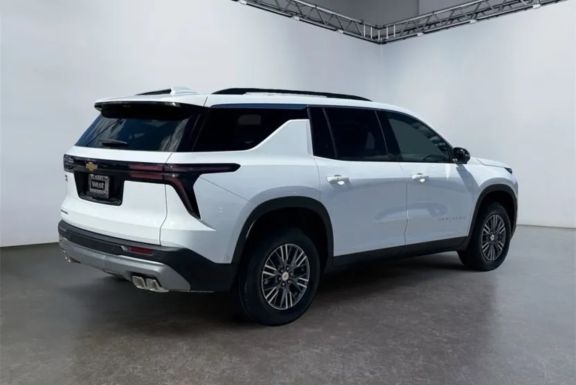 2026 Chevrolet Traverse photo 1