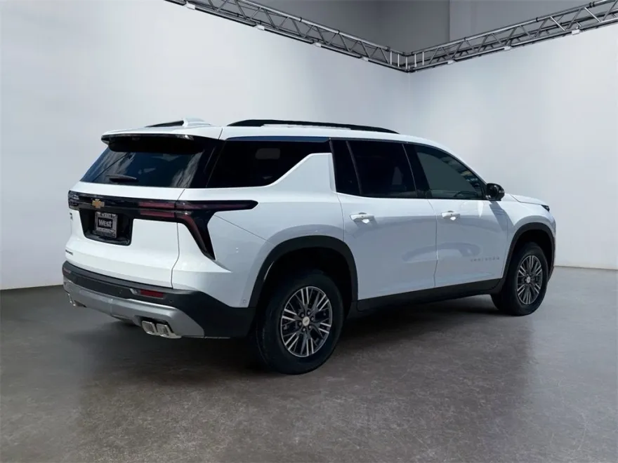 2026 Chevrolet Traverse photo 1