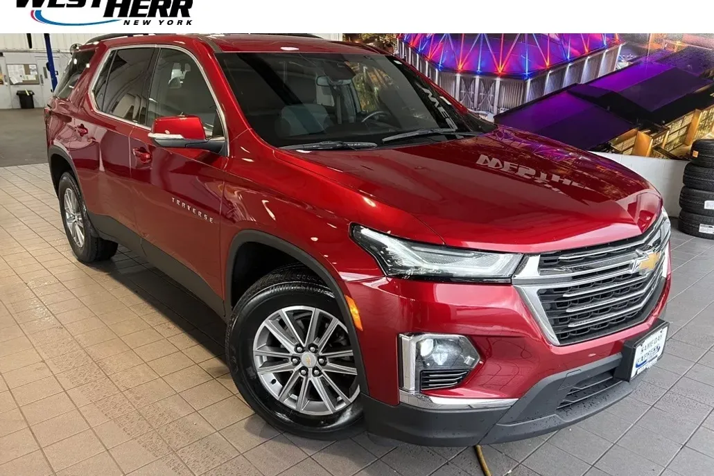 2023 Chevrolet Traverse Cloth 1LT photo 1