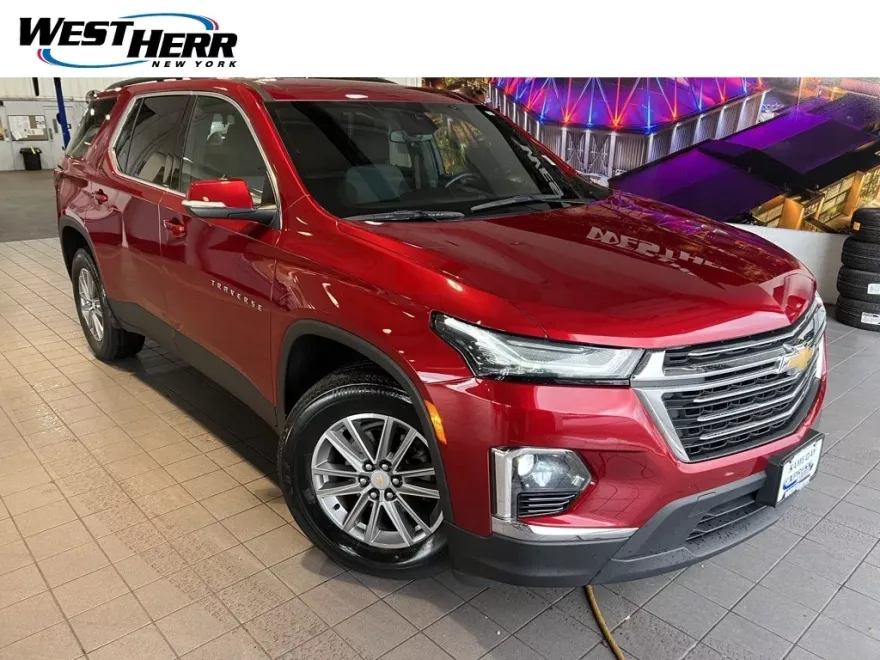 2023 Chevrolet Traverse Cloth 1LT photo 1