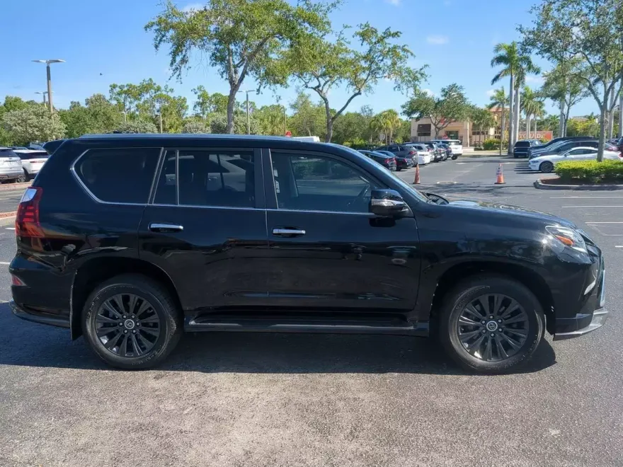 2021 Lexus GX 460 Luxury photo 1