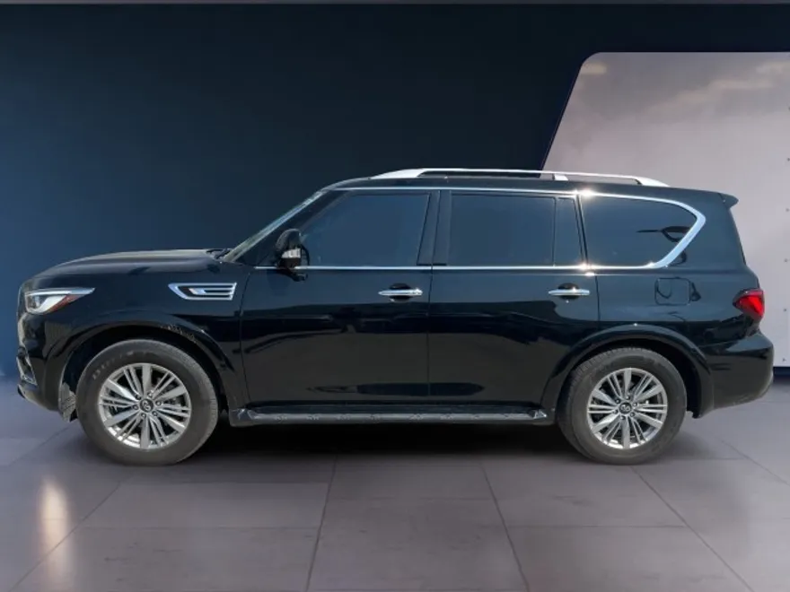 2021 Infiniti QX80 Luxe photo 1