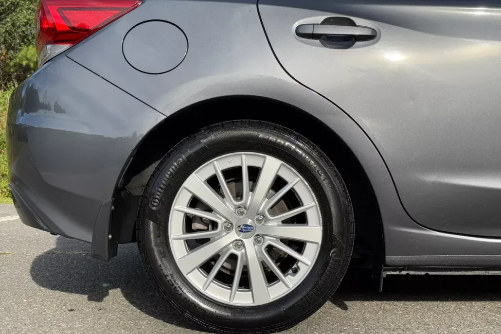 2018 Subaru Impreza 2.0i Premium photo 1