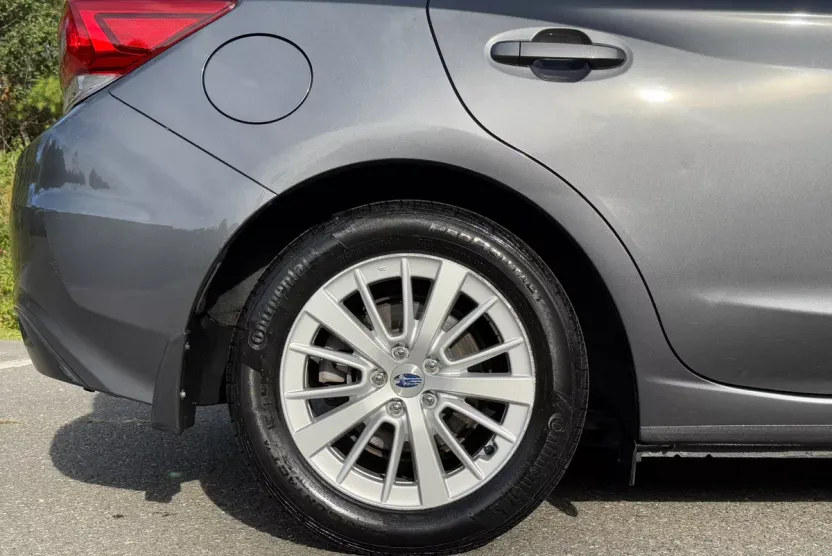 2018 Subaru Impreza 2.0i Premium photo 1