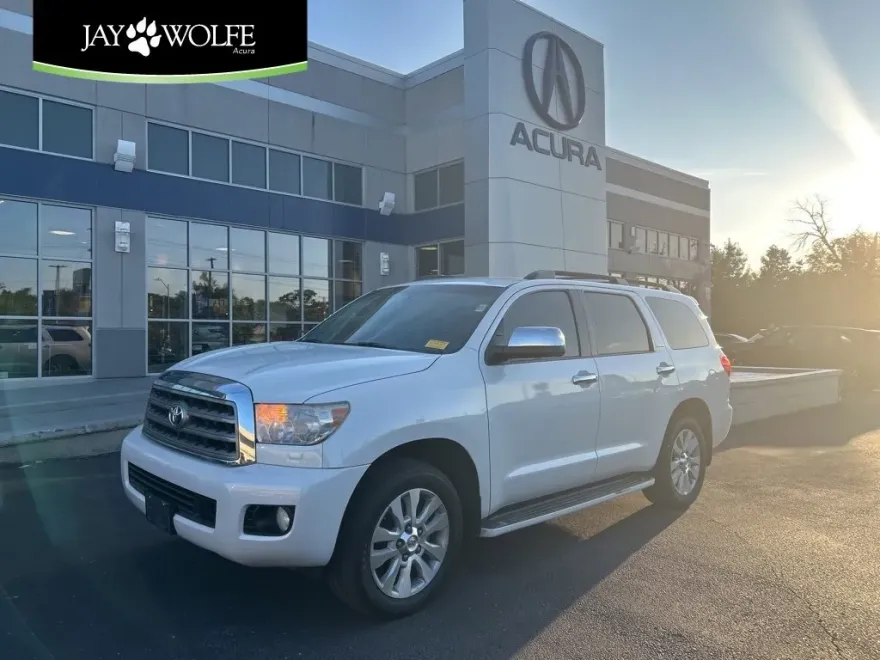 2015 Toyota Sequoia Platinum photo 1