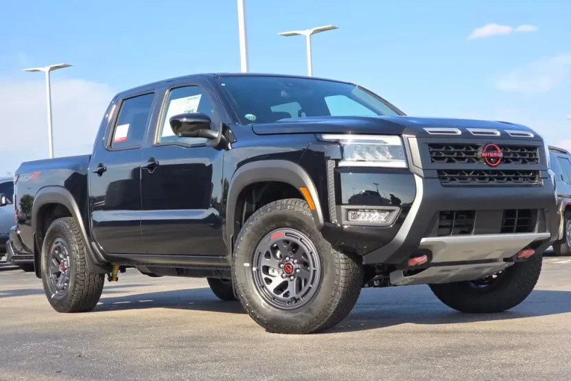 2025 Nissan Frontier PRO-4X photo 1