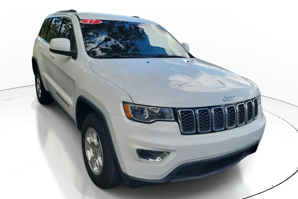 2017 Jeep Grand Cherokee Laredo photo 1