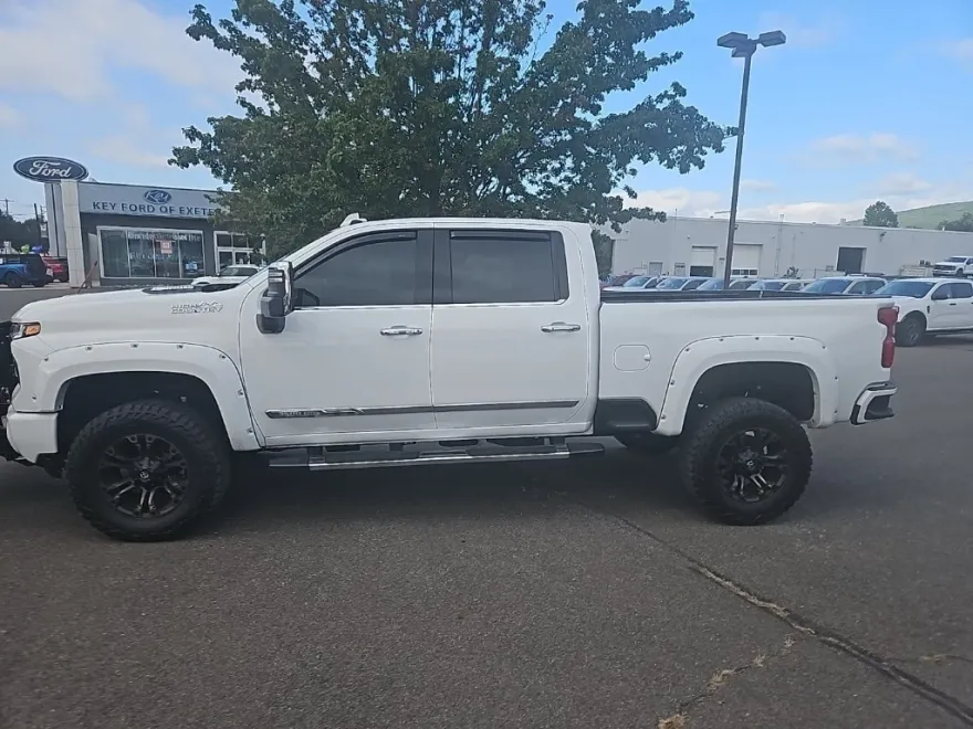 2024 Chevrolet Silverado 3500HD High Country photo 1
