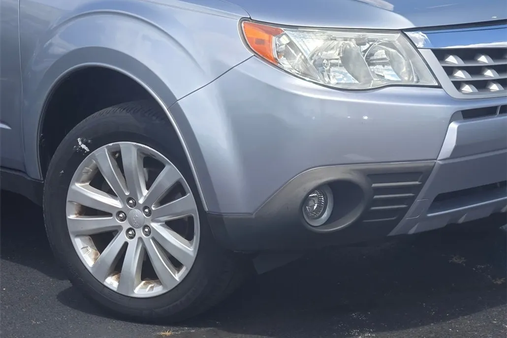 2013 Subaru Forester 2.5X Premium photo 1