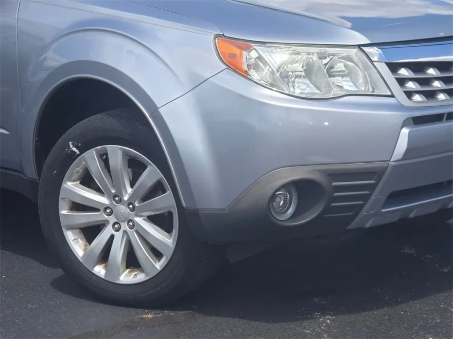 2013 Subaru Forester 2.5X Premium photo 1