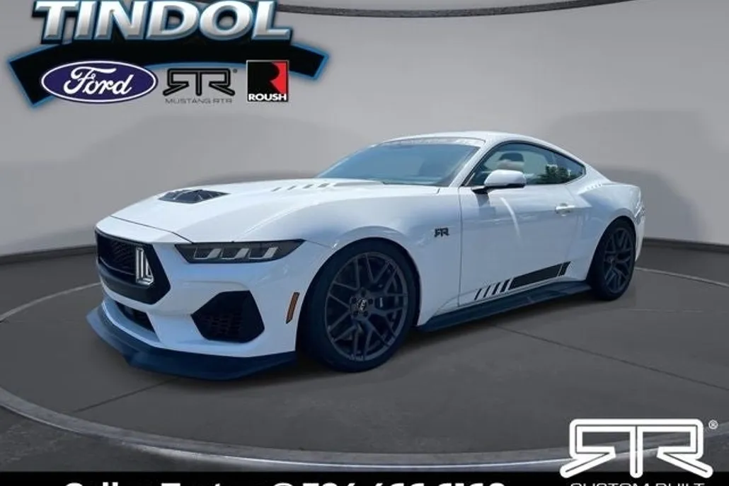 2025 Ford Mustang GT photo 1
