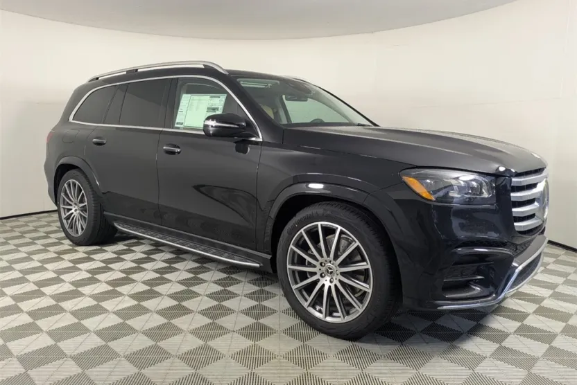 2026 Mercedes Benz GLS 450 4MATIC photo 1