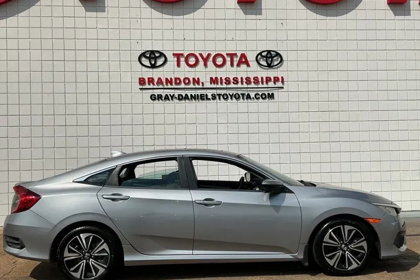 2017 Honda Civic EX-L photo 1