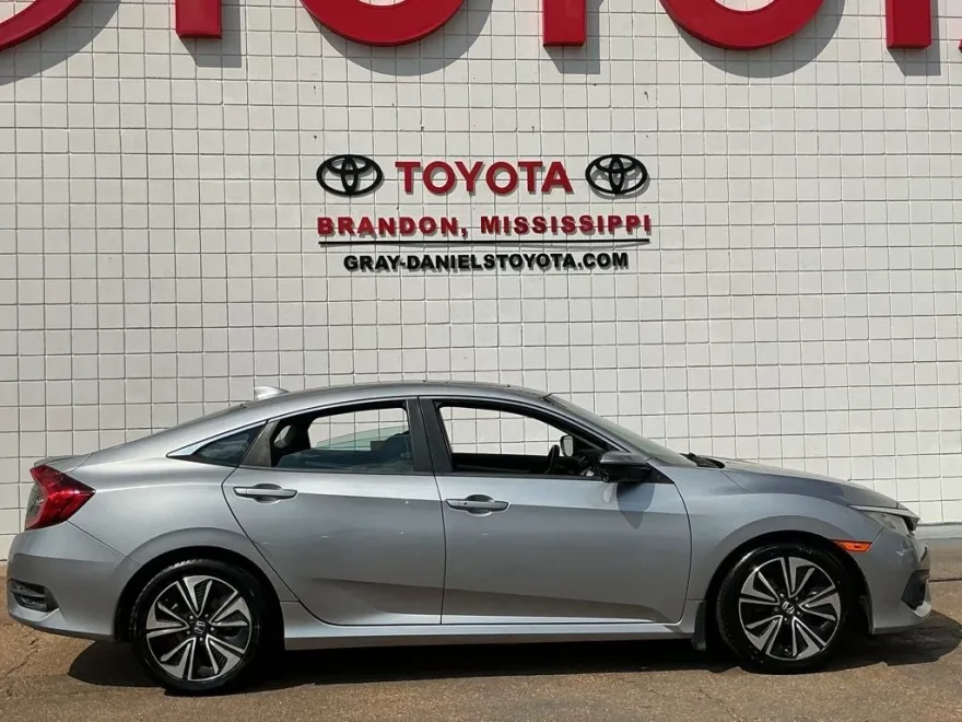 2017 Honda Civic EX-L photo 1