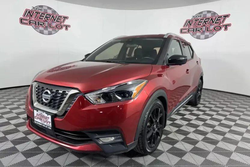 2020 Nissan Kicks SR photo 1