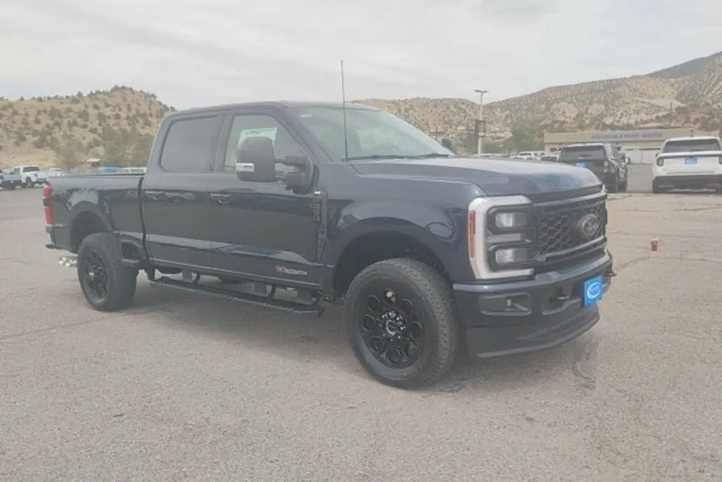 2025 Ford F-250 photo 1
