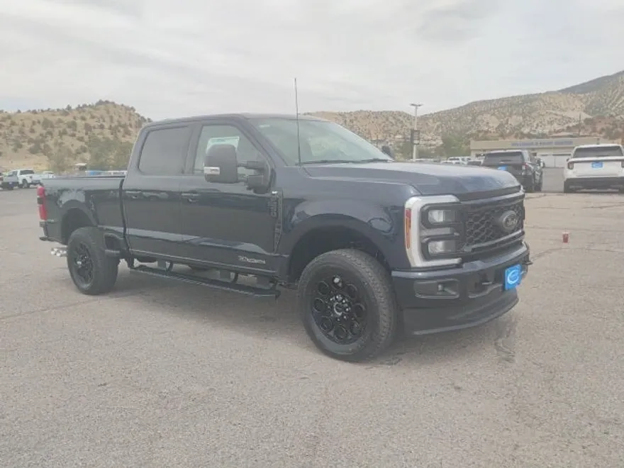 2025 Ford F-250 photo 1
