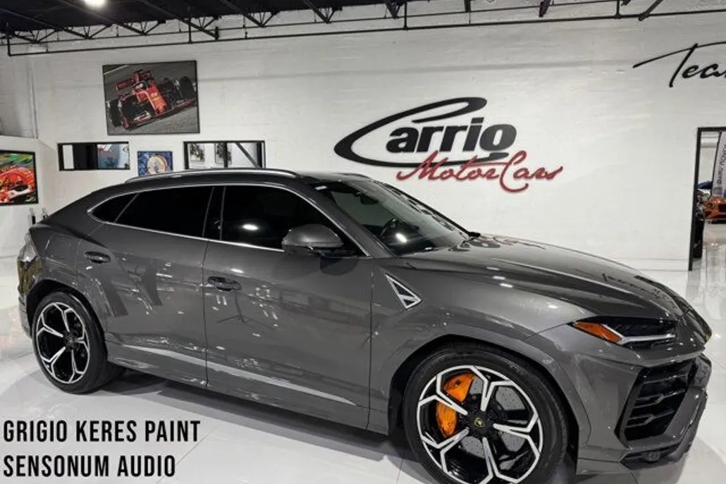 2021 Lamborghini Urus photo 1