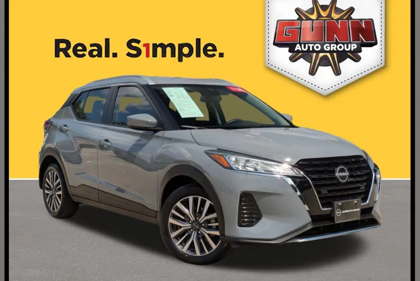 2023 Nissan Kicks SV photo 1