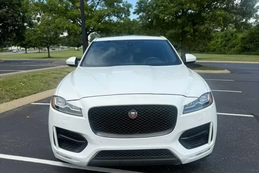 2020 Jaguar F-PACE Premium photo 1