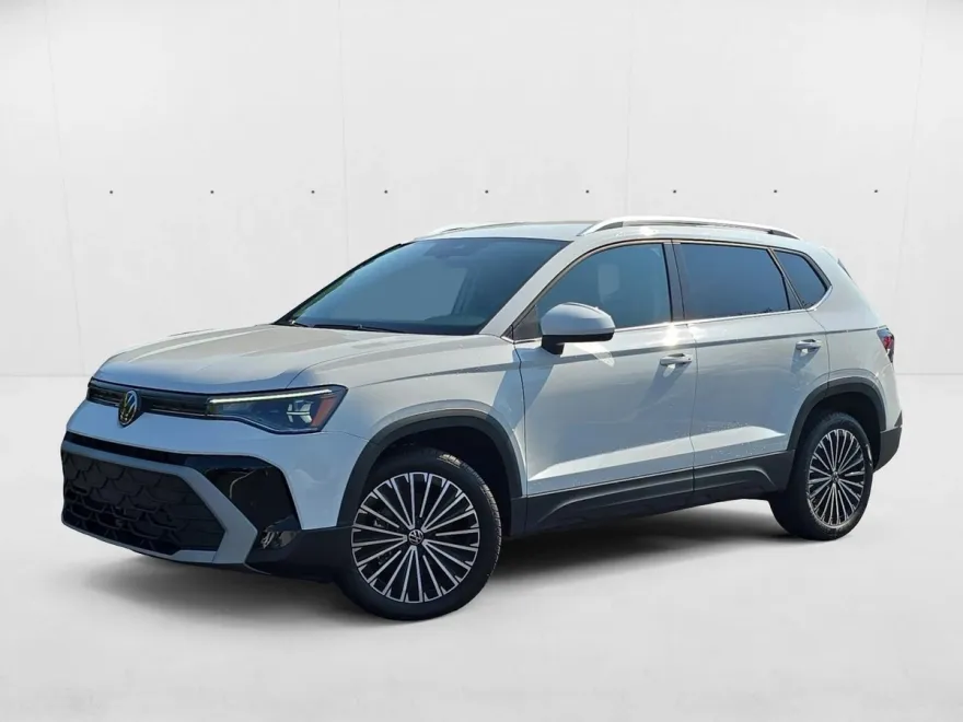 2025 Volkswagen Taos SE photo 1