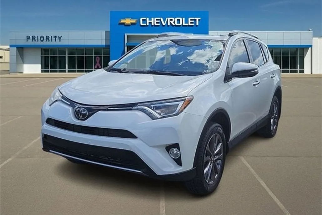 2018 Toyota RAV4 Limited photo 1
