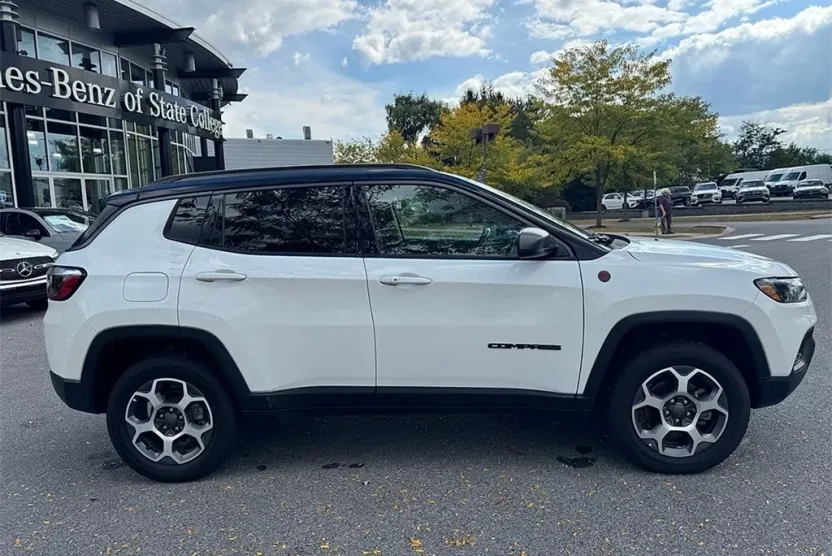 2022 Jeep Compass Trailhawk photo 1