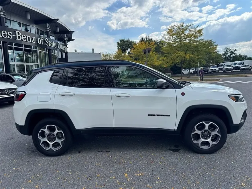 2022 Jeep Compass Trailhawk photo 1