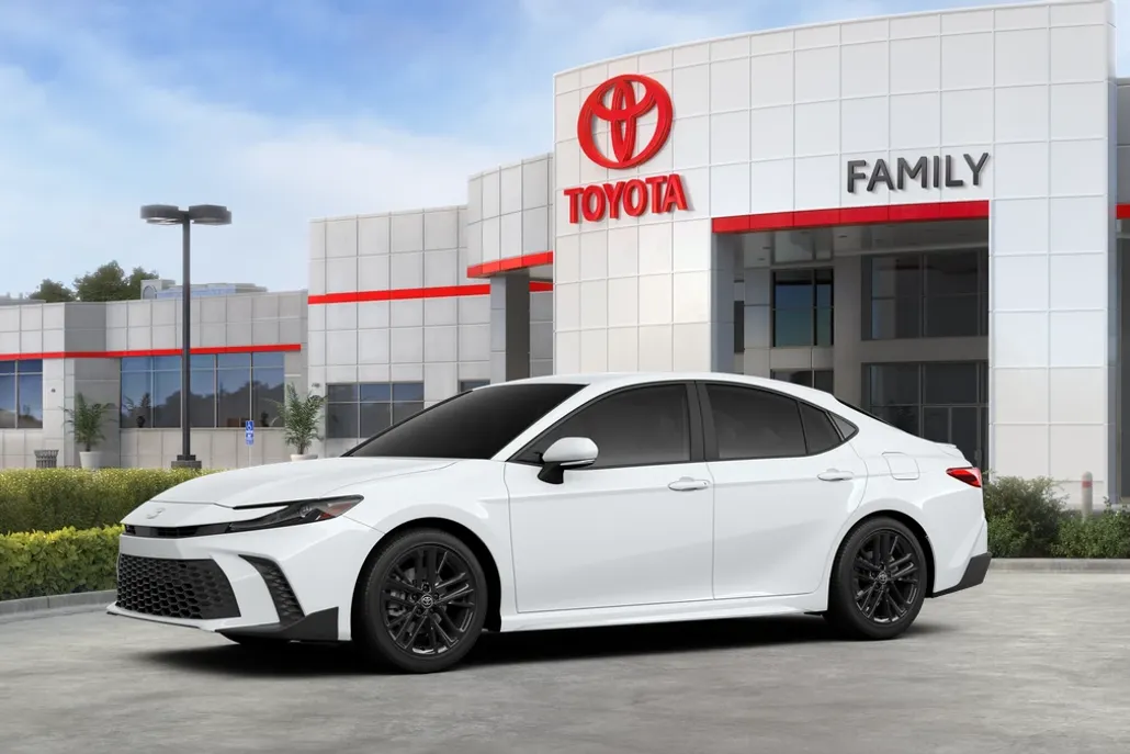 2026 Toyota Camry SE photo 1